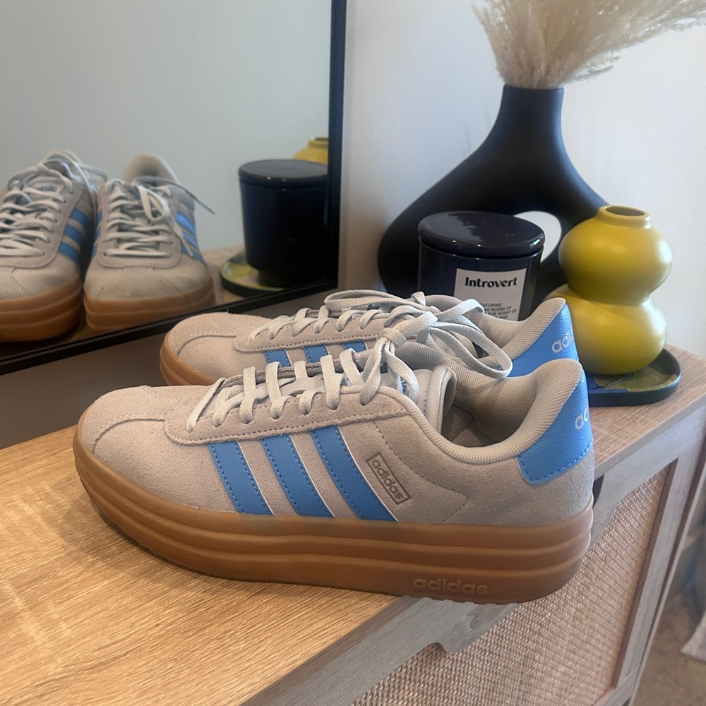 adidas women’s Grey Suede Sneakers with Blue Stripes and Gum Sole - Picture 4 of 4